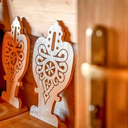 シャレー U Horarow *