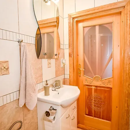 シャレー U Horarow *